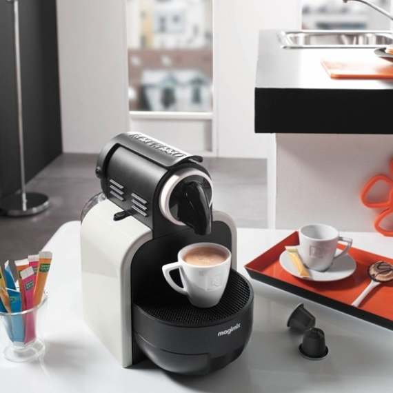 Machine à Café Nespresso Inissia Noire - Achat en Ligne Magimix